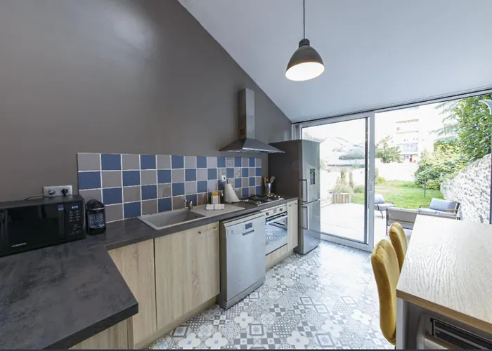 Le Garden - Wifi - Jardin - Gare Apartmán Laval (Mayenne)